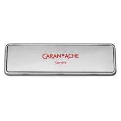 Caran d’Ache Metal Box – Plass til 6 standard blyanter
